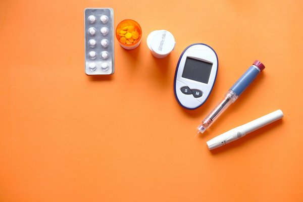 Exploring the Influence of Continuous Glucose Monitoring on Lifestyle Decisions in Teenagers with Type 2 Diabetes
